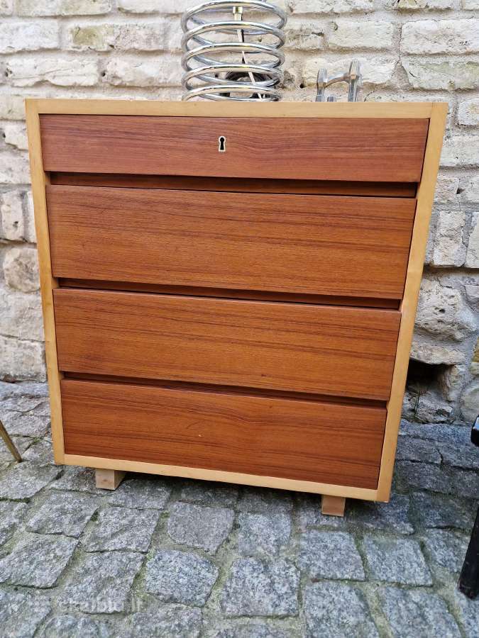 Vintažinė mid century tikmedžio/uosio komodėlė. - nuotraukos Nr. 8