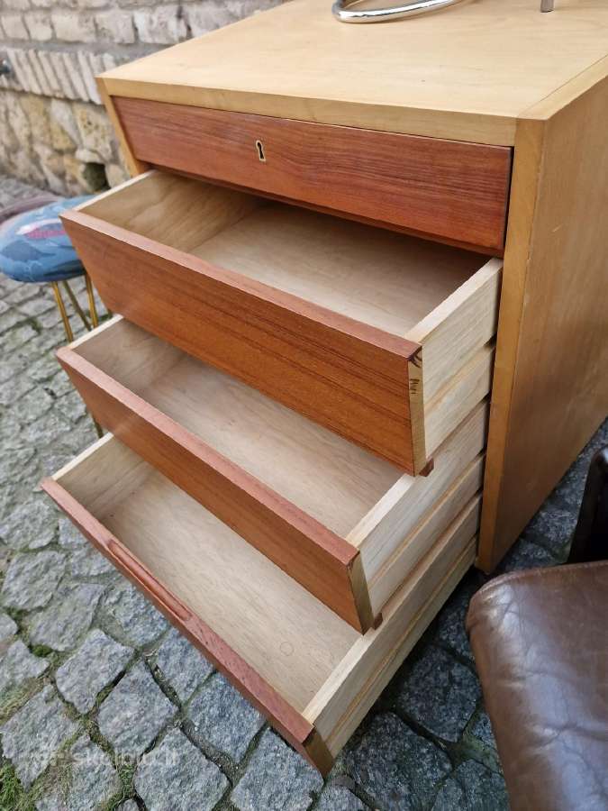 Vintažinė mid century tikmedžio/uosio komodėlė. - nuotraukos Nr. 9