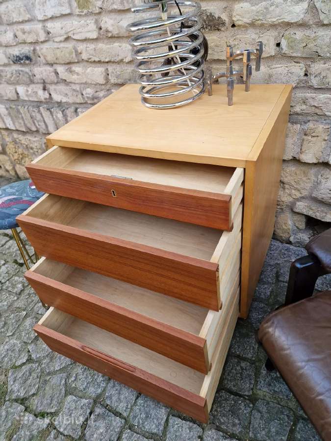 Vintažinė mid century tikmedžio/uosio komodėlė. - nuotraukos Nr. 11