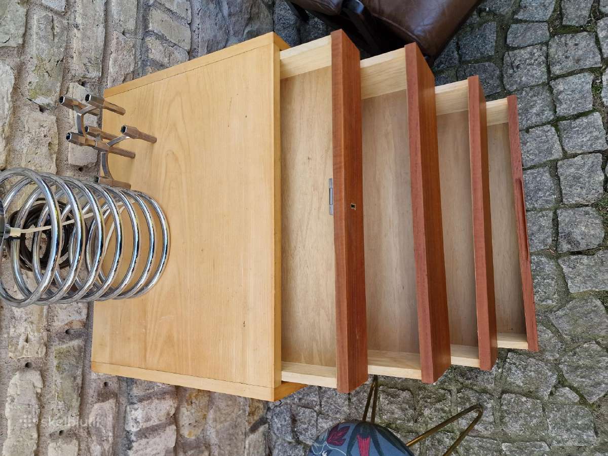 Vintažinė mid century tikmedžio/uosio komodėlė. - nuotraukos Nr. 16