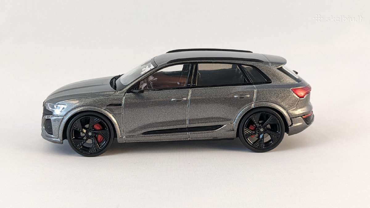 1/43 modeliukai Audi Q8 Mk1 2022 e-tron - nuotraukos Nr. 2
