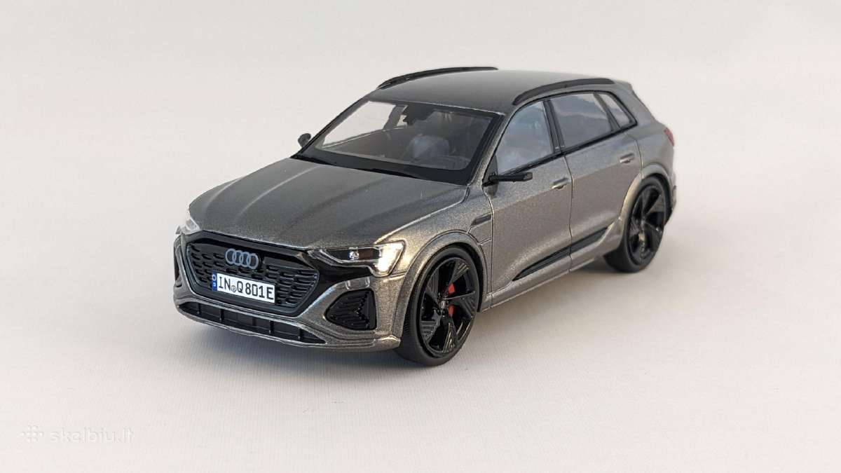 1/43 modeliukai Audi Q8 Mk1 2022 e-tron