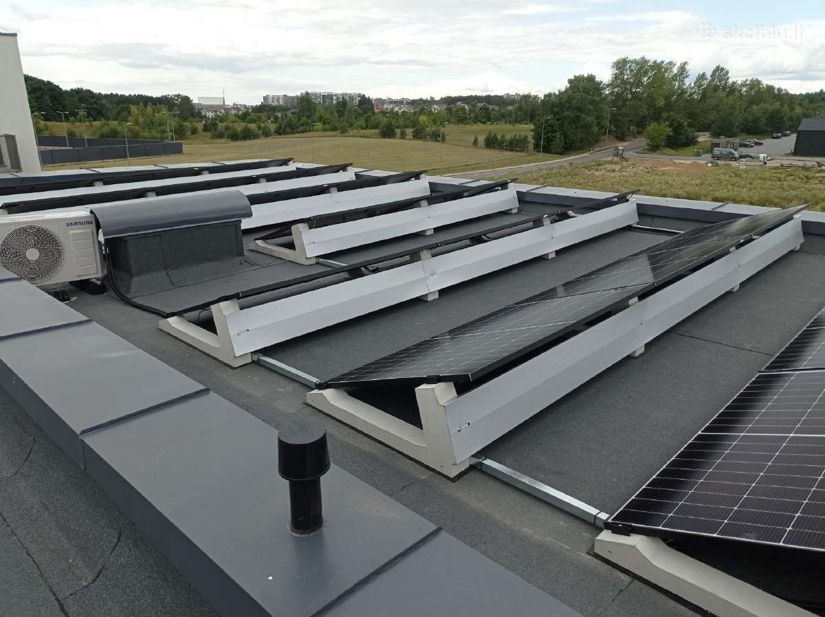 Saulės elektrinės montavimo sistema plokščiam stog