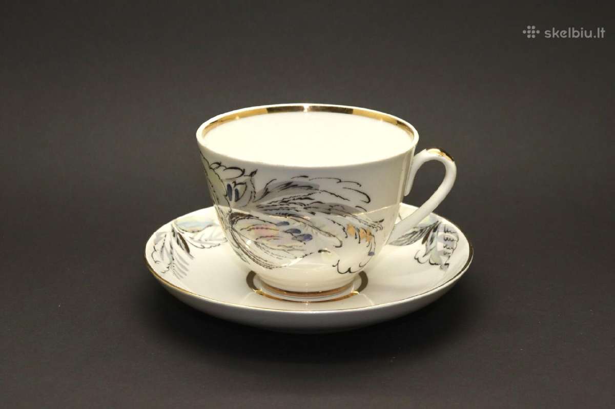 Arbatos porelė, rankom piešta, paauksuota, porceli