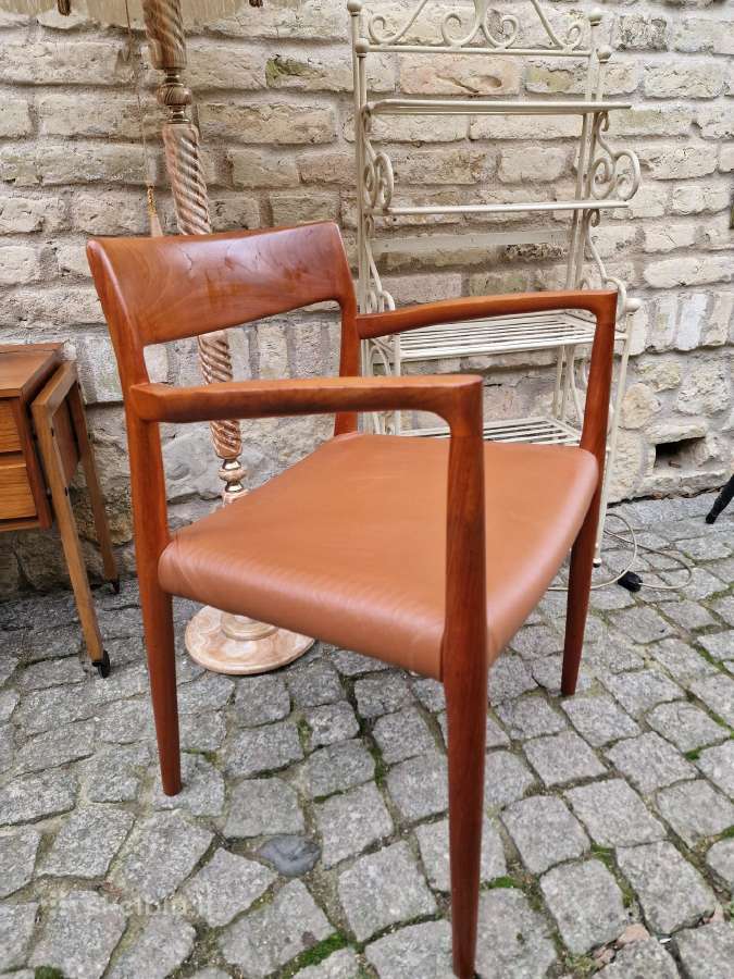 Vintažinis mid century autorinis tikmedžio fotelis