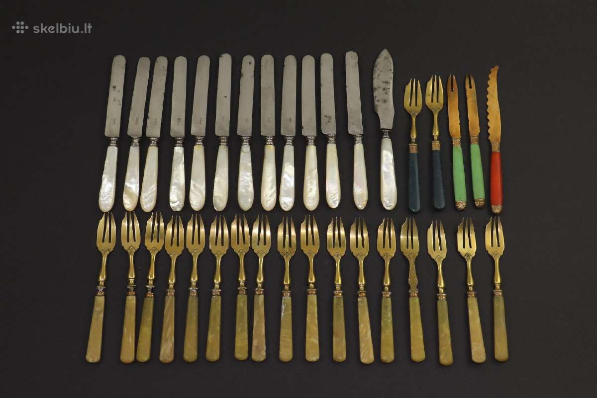 Peiliai ,šakutės ,metalas ,perlamutras kaina 30 eu