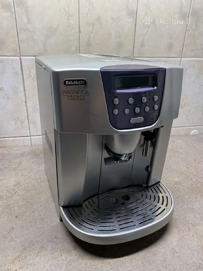 Parduodamas kavos aparatas Delonghi