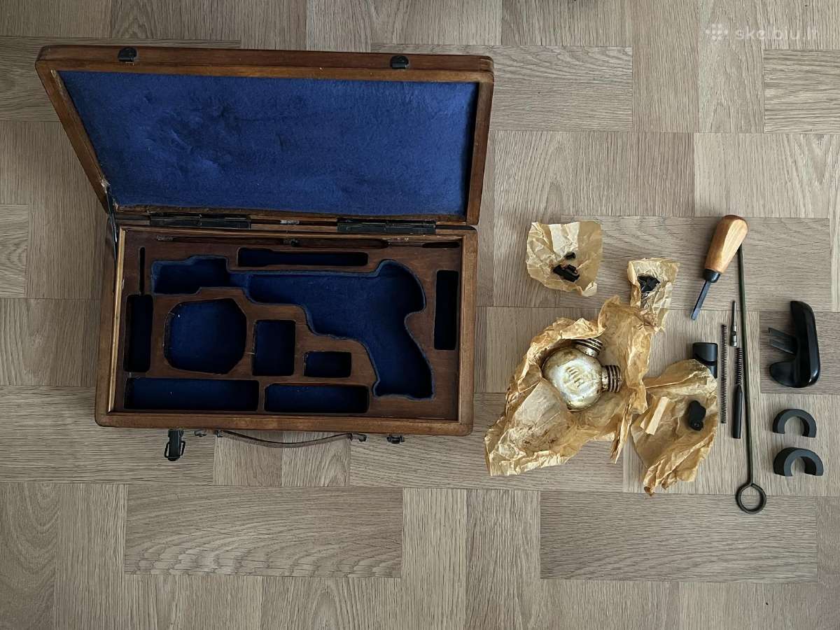 Margolin dezute su priedais, Makarov Pm deklas