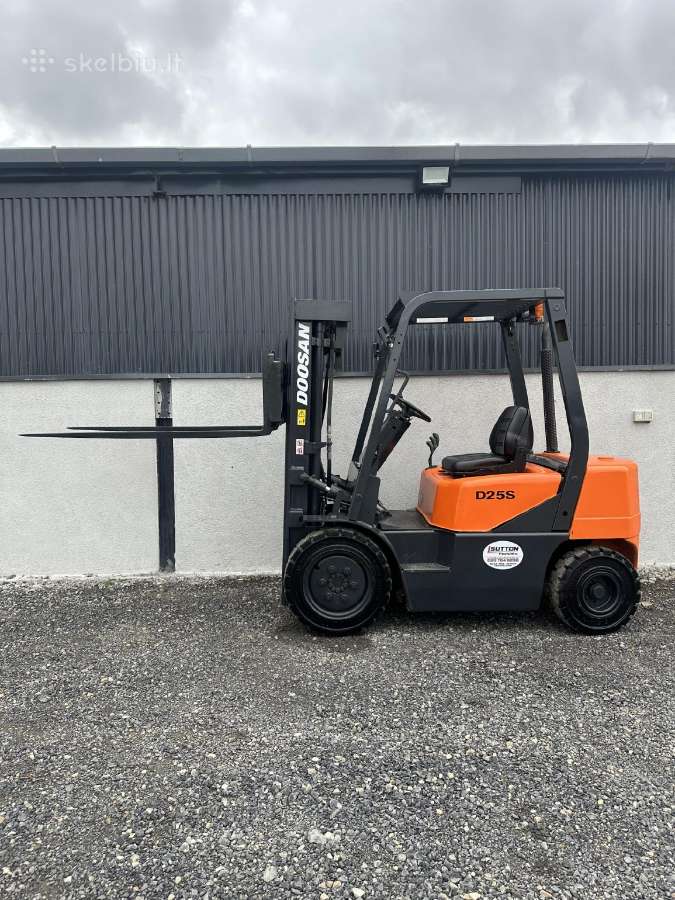 Krautuvų detalės ir priedai Forklift