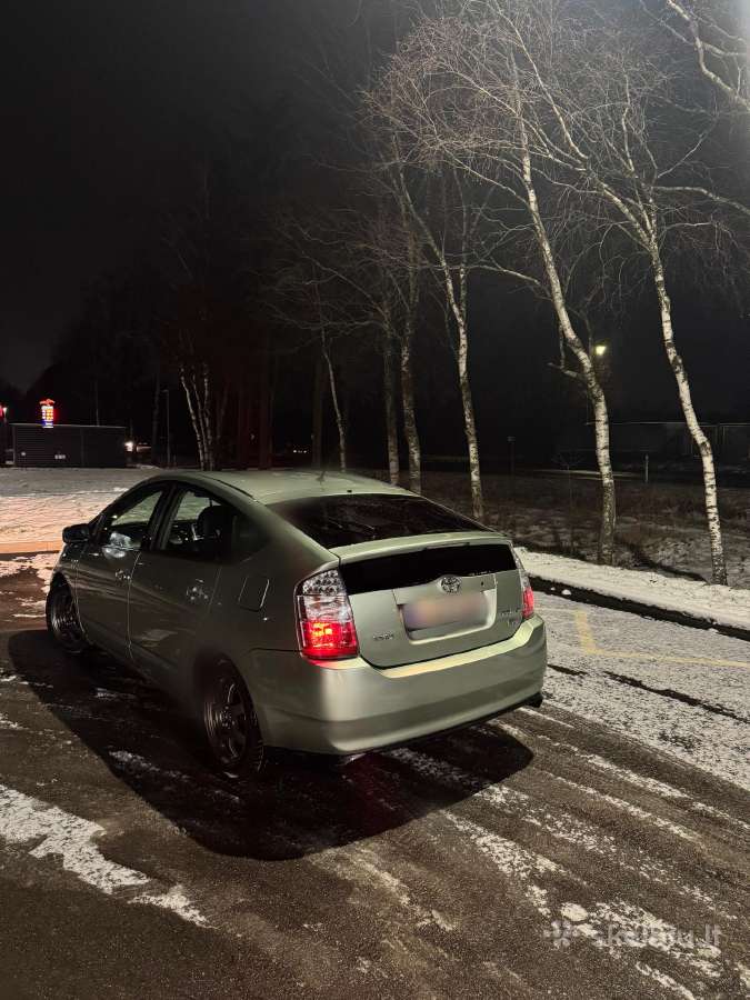 Tayota Prius ll Nuoma