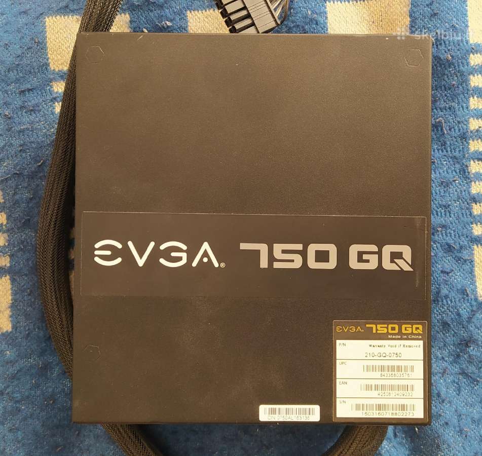 Evga 750 Gq maitinimo blokas.