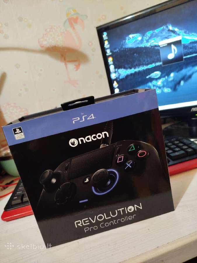 Nacon revolution pro controler