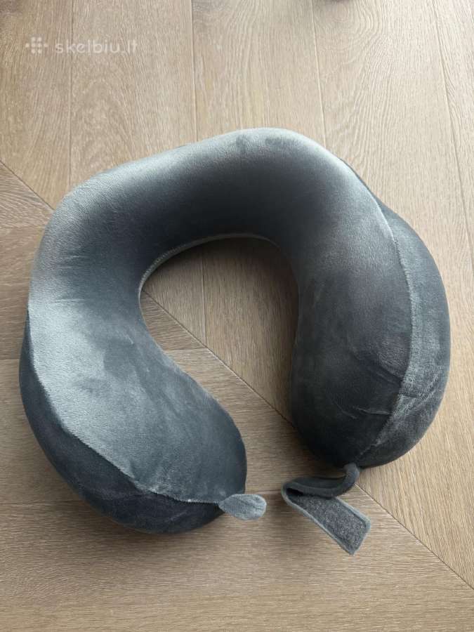 Ergonominė memory foam kelioninė pagalvė
