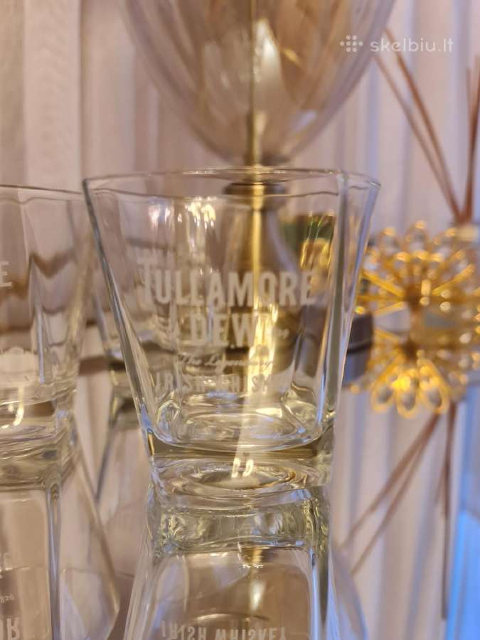 Tullamore viskio taurės