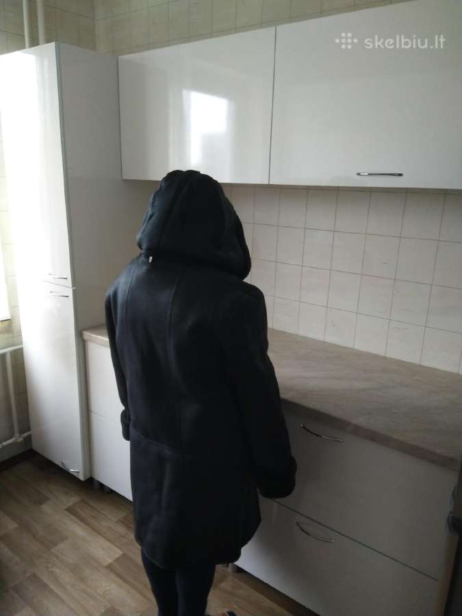 Žieminė striukė-kailiniai su kapiushonu2xl