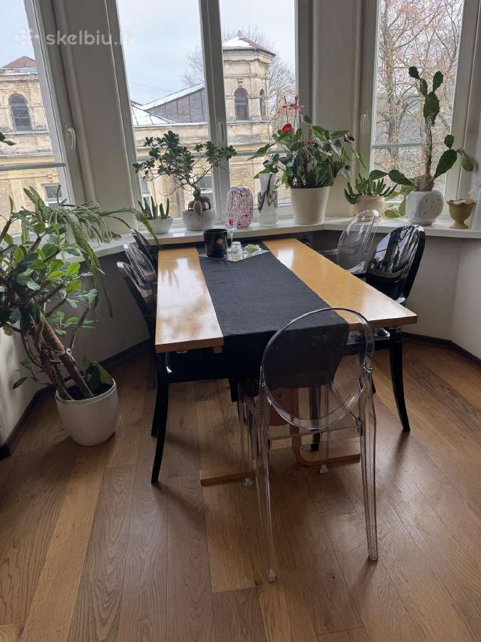 Kartell Lou Lou ir Victoria Ghost kėdės