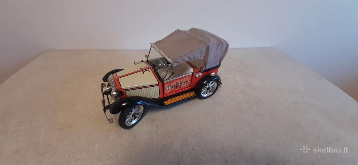 Vintažinis,kolekcinis automobilio modelis