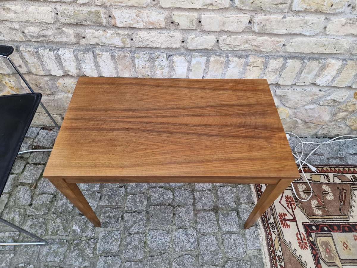 Vintažinis midcentury riešutmedžio kavos staliukas - nuotraukos Nr. 2
