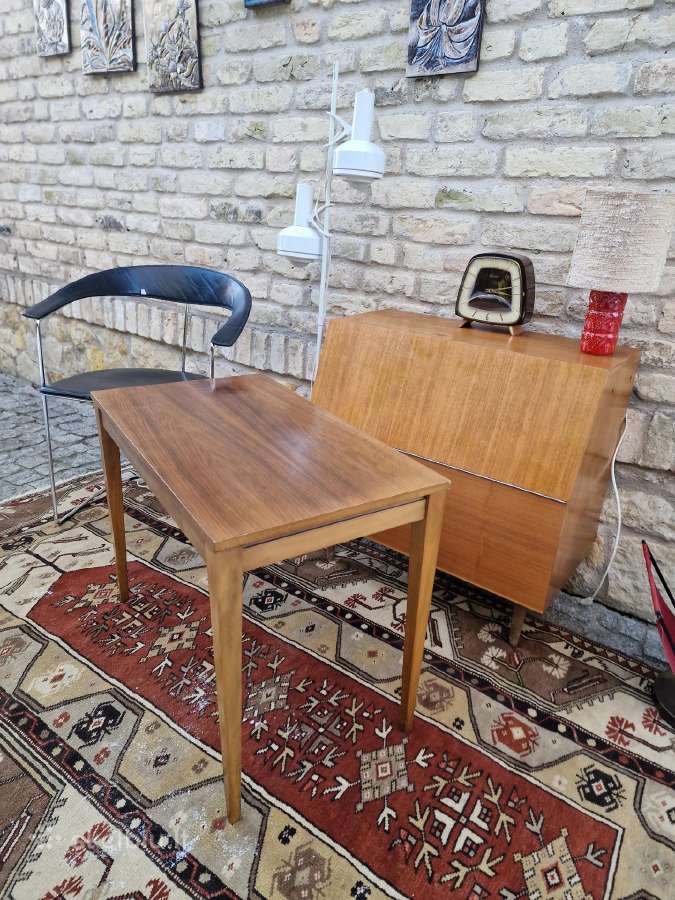 Vintažinis midcentury riešutmedžio kavos staliukas - nuotraukos Nr. 36