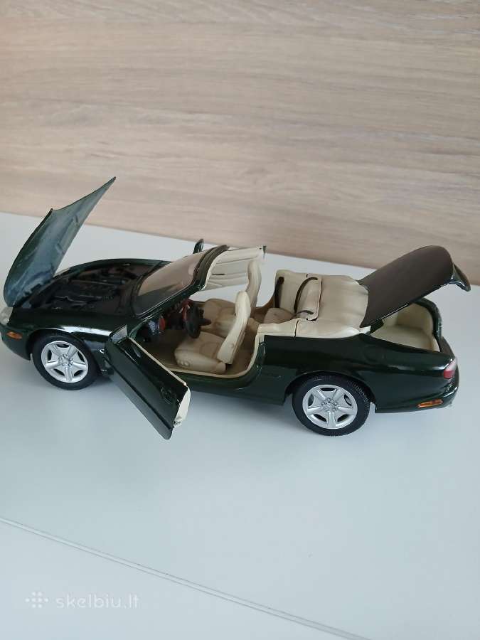 Jaguar xk 8 1:18 ir1:43 - nuotraukos Nr. 2