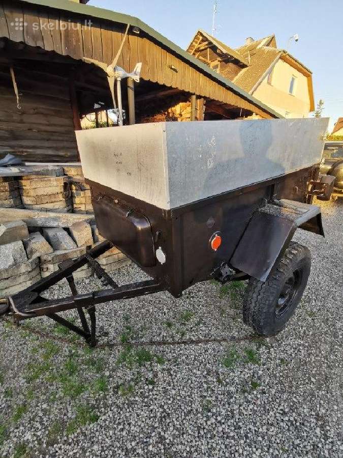 Savadarbes traktorines, automobilines priekabos