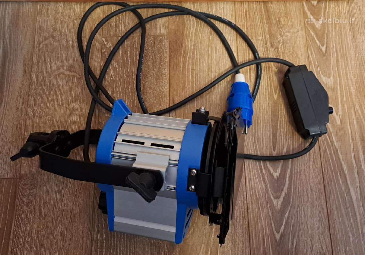 Tungsten Fresnel 300w šviesos prietaisas