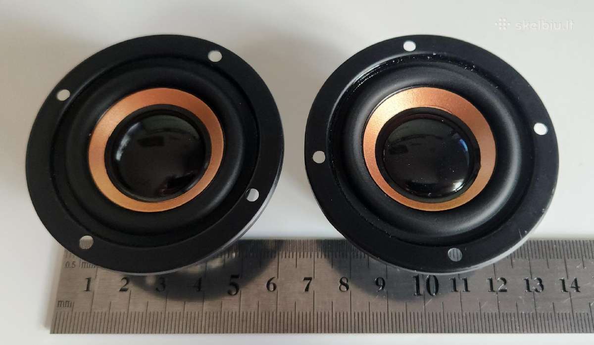 Garsiakalbis: 4 Ohm, 3w (Rms)