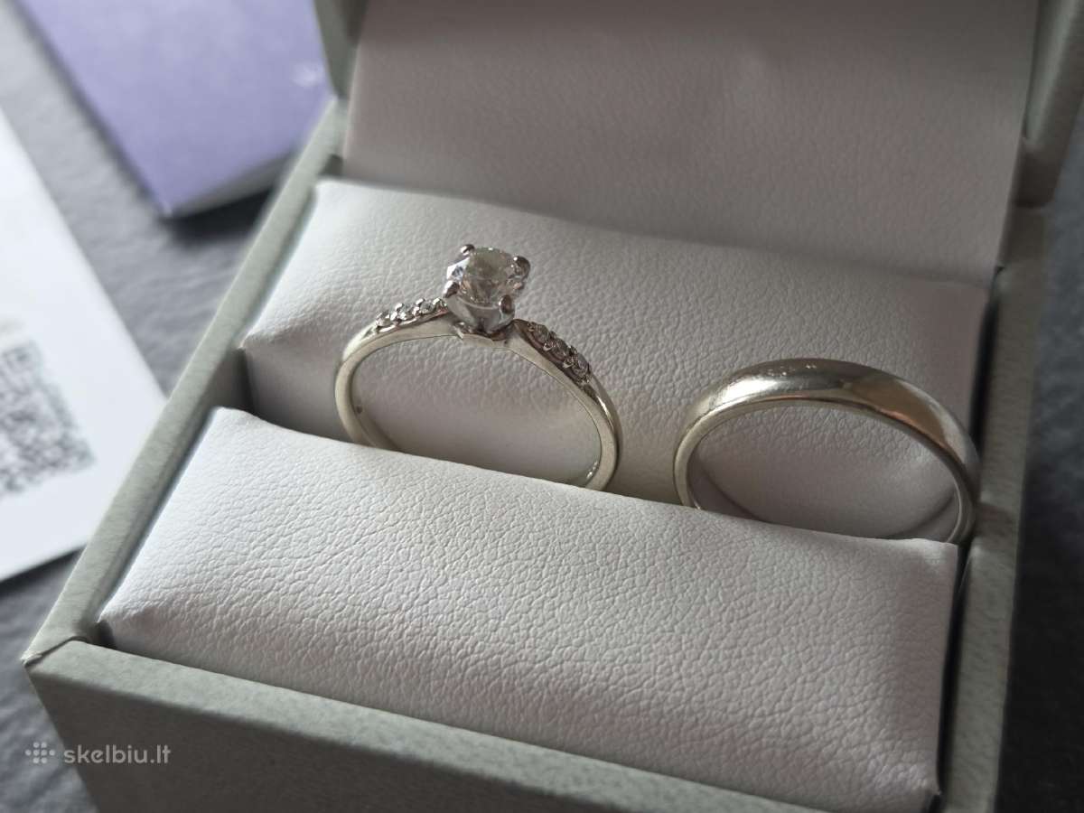 Auksinis žiedas su briliantu 0.45 ct