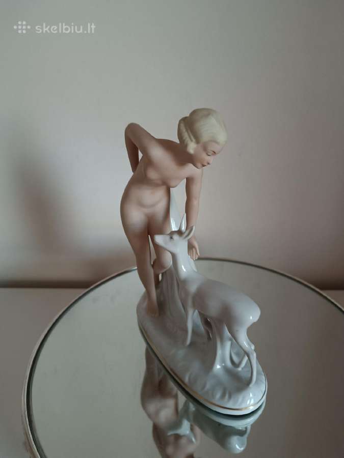 Senovinė porcelianinė statulėlė Wallendorf Art Dec