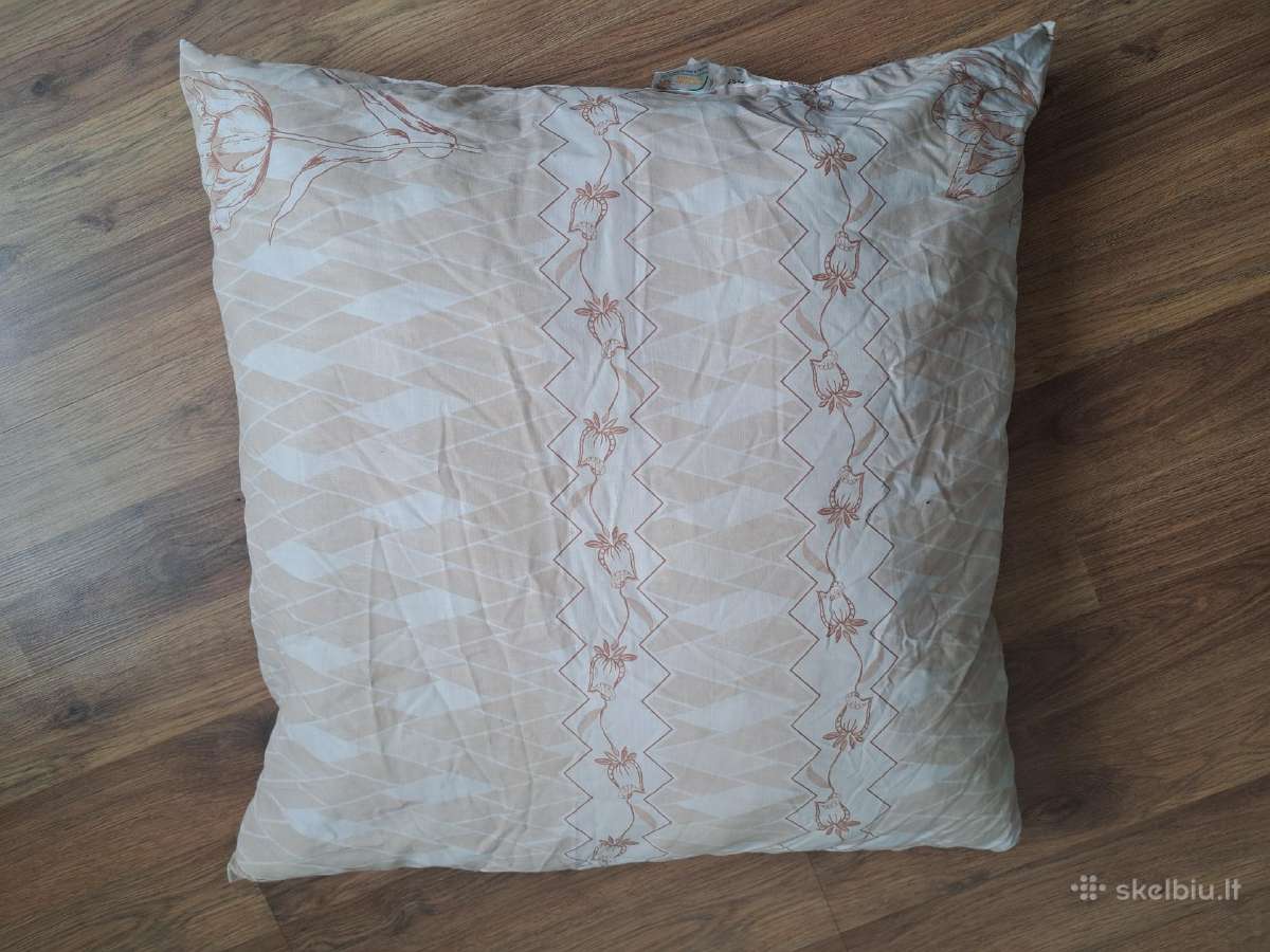 Pagalvė 60x60 cm Poliesterio pūkas