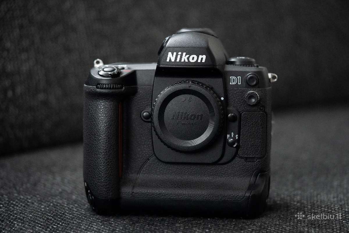 Nikon D1