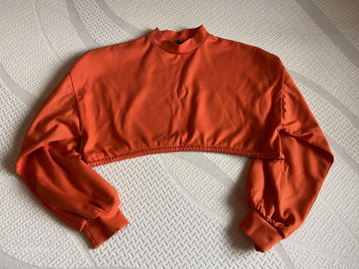 Crop top megztukas