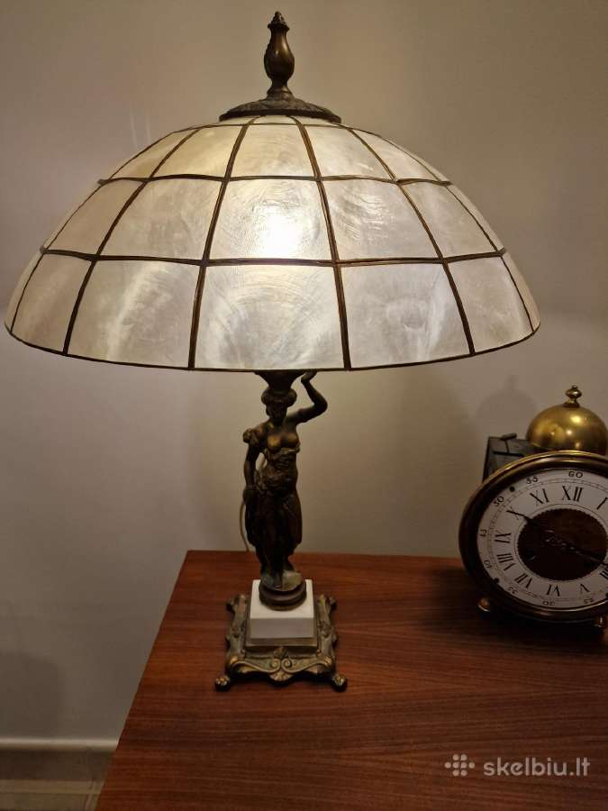 Vintažinė Art Deco bronzinė stalinė lempa