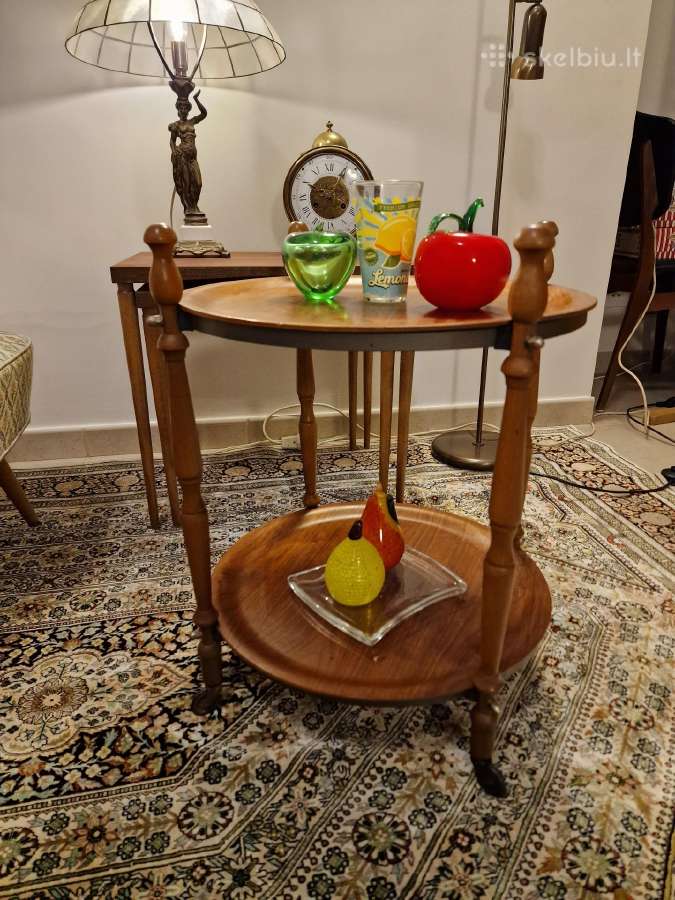 Vintažinis mid century tikmedžio staliukas/servant