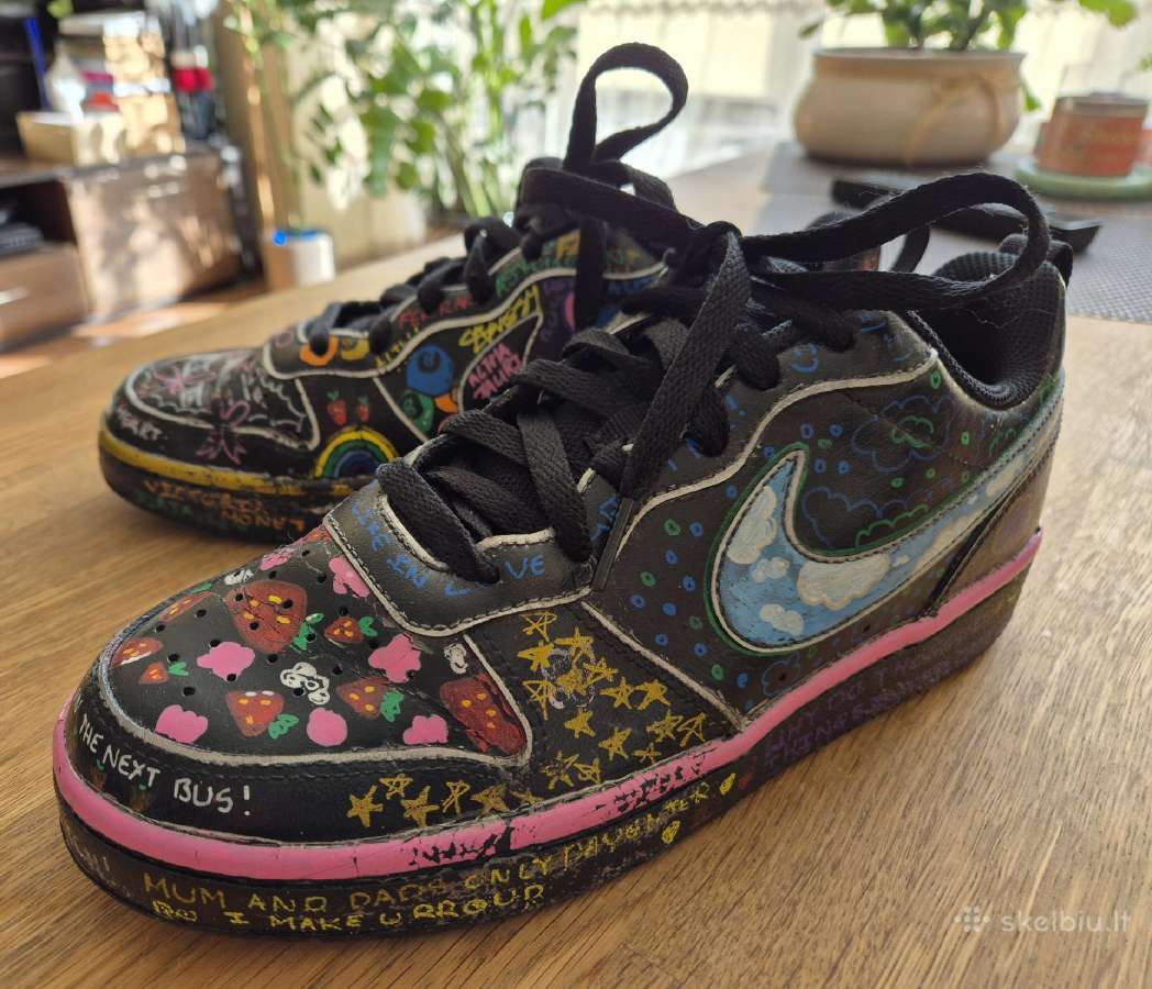 Vienetiniai piešti Nike originalūs