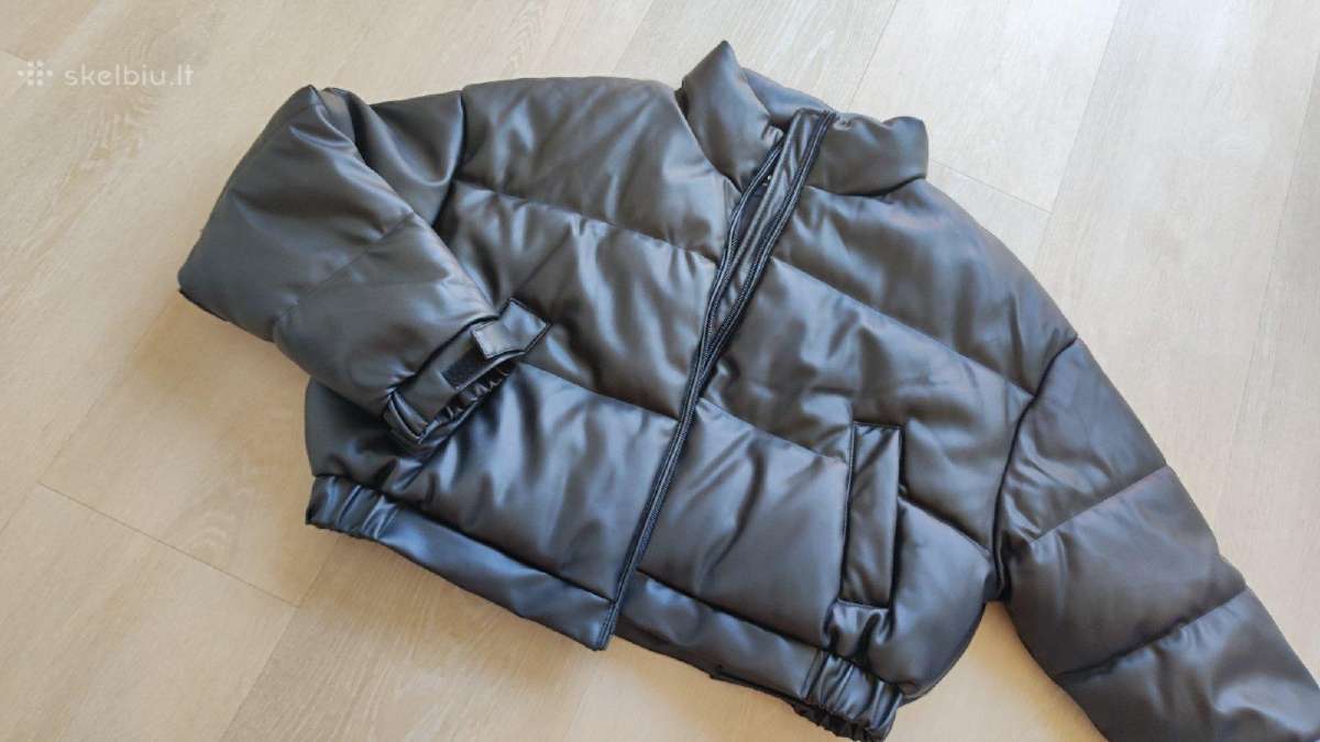 Nauja Bomber dirbtinės odos Pull&bear striukė