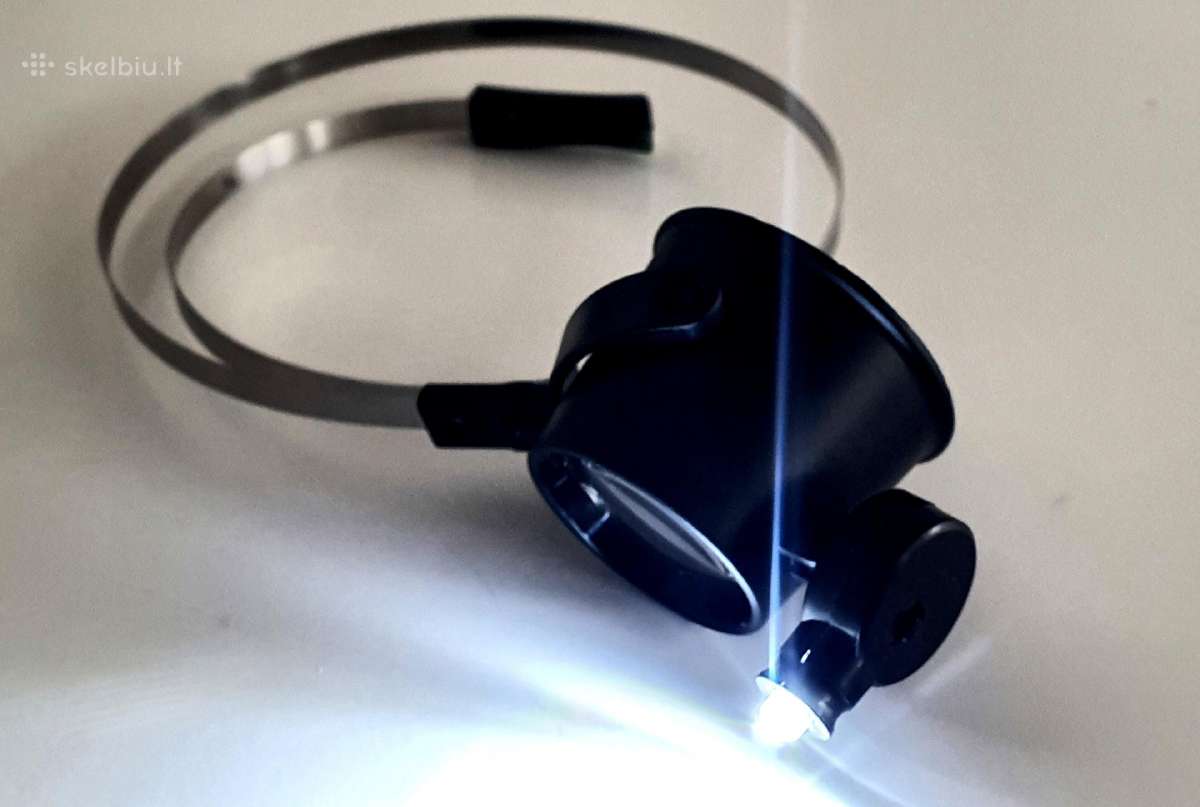 15x didinamasis stiklas su LED apšvietimu