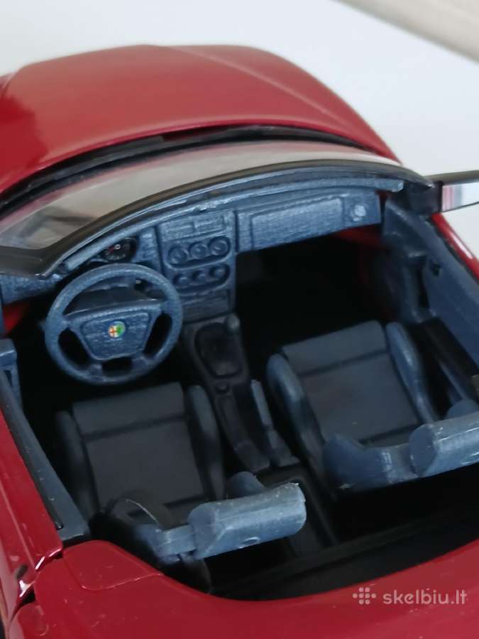 Alfa Romeo Spider 1995m. 1:18 - nuotraukos Nr. 5