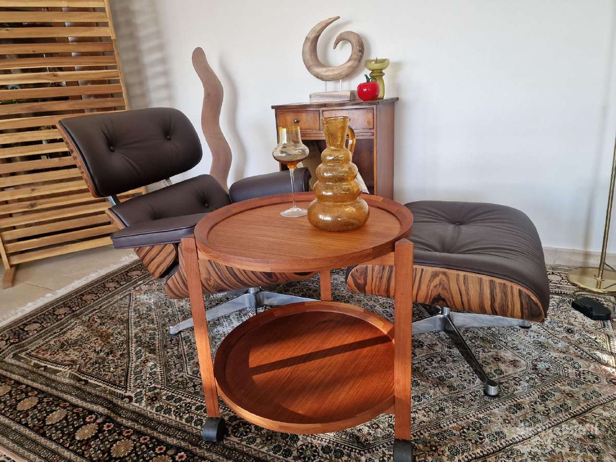 Vintažinis mid century tikmedžio staliukas - nuotraukos Nr. 26