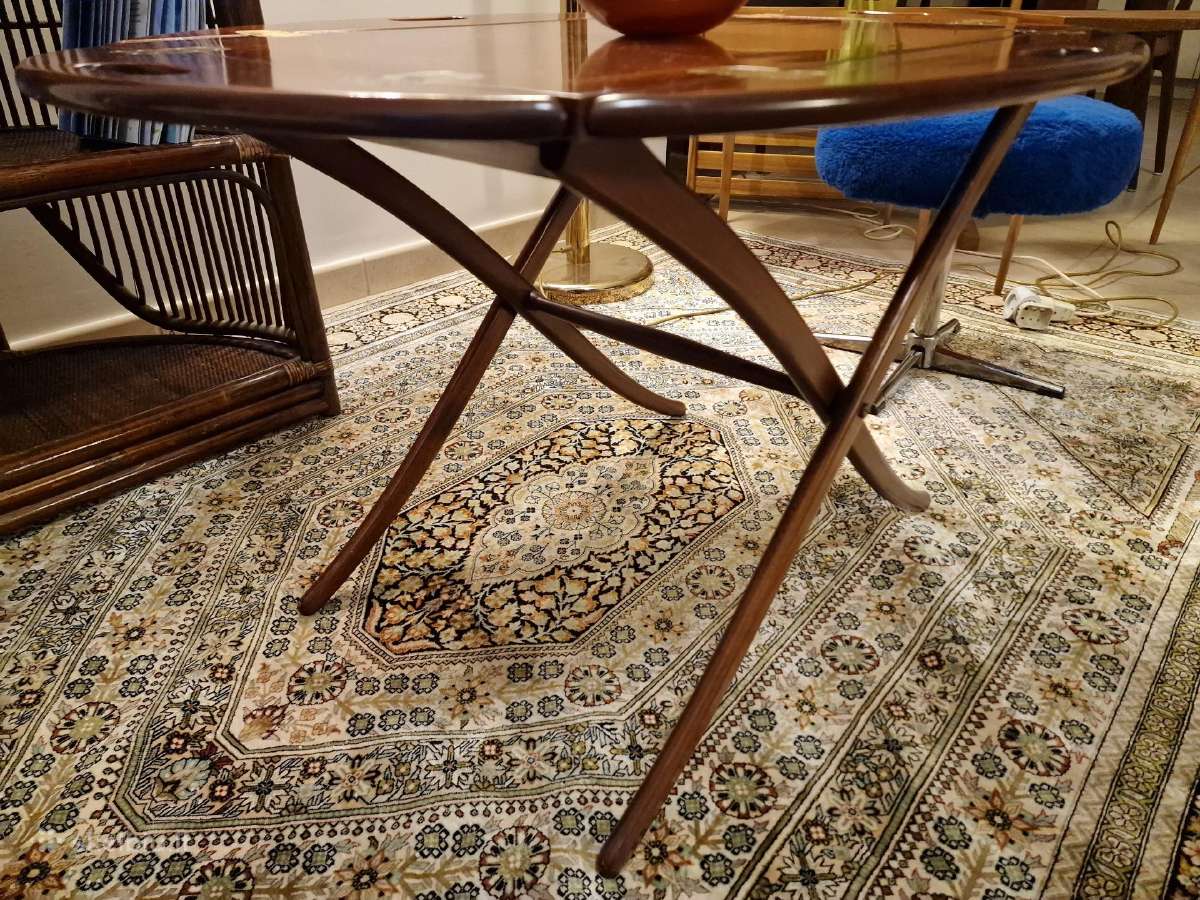 Vintažinis mid century raudonmedžio staliukas - nuotraukos Nr. 8