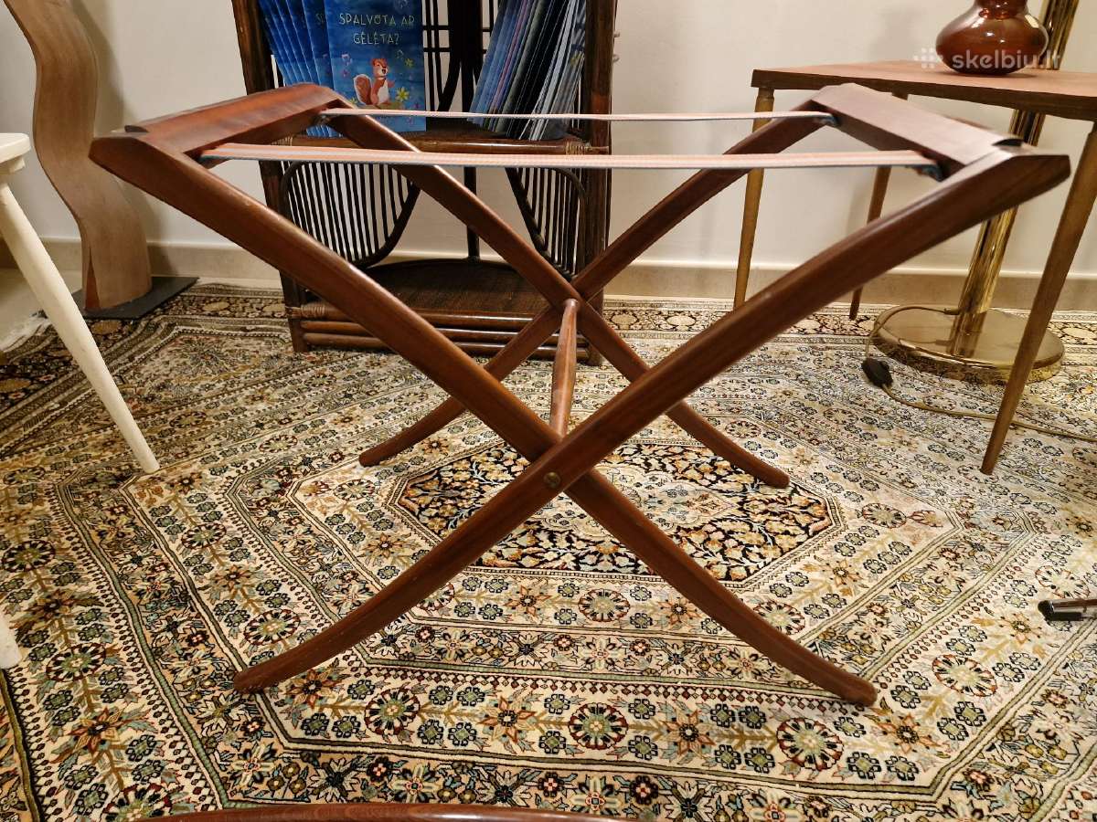 Vintažinis mid century raudonmedžio staliukas - nuotraukos Nr. 30