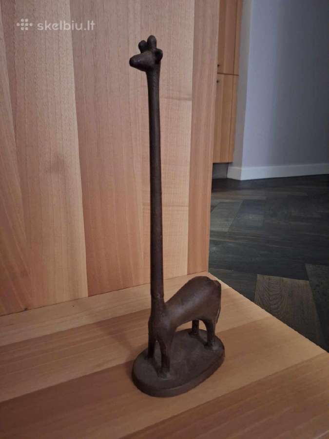 Ketaus skulptūrėlė