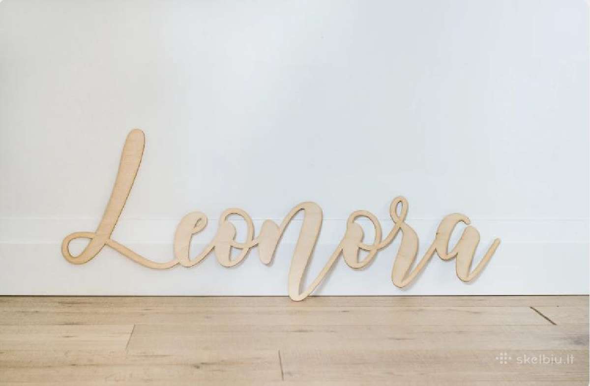 Lazeriu pjaustyti užrašai, logotipai ir dekoracijo