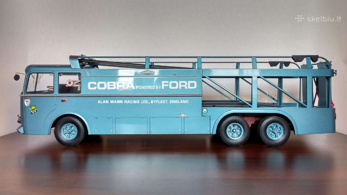 Norev 1:18 Transporteris