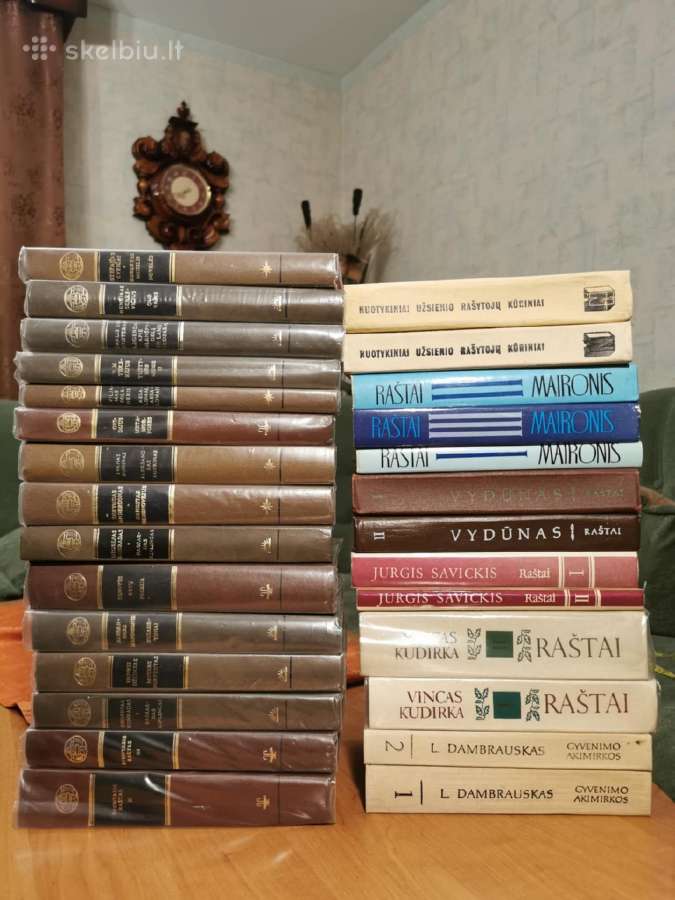 Pasaulinės ir lietuvių rašytojų knygos