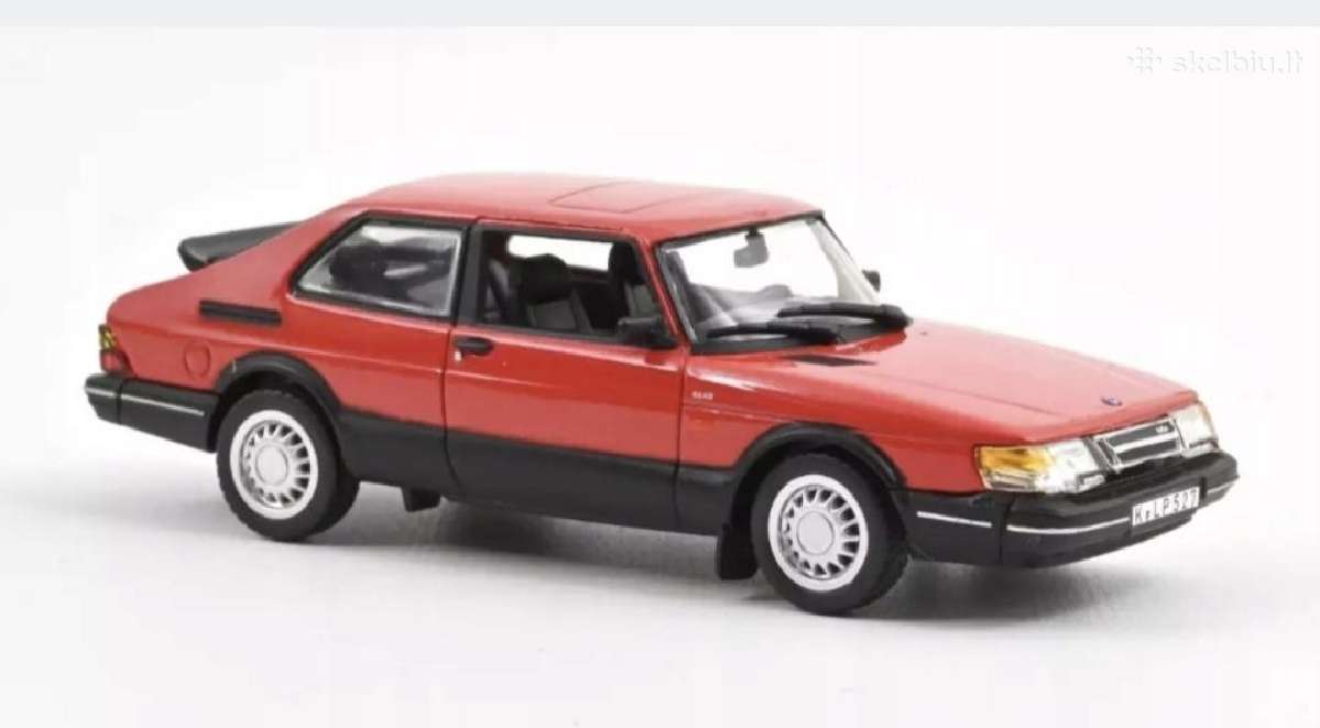 Saab 900