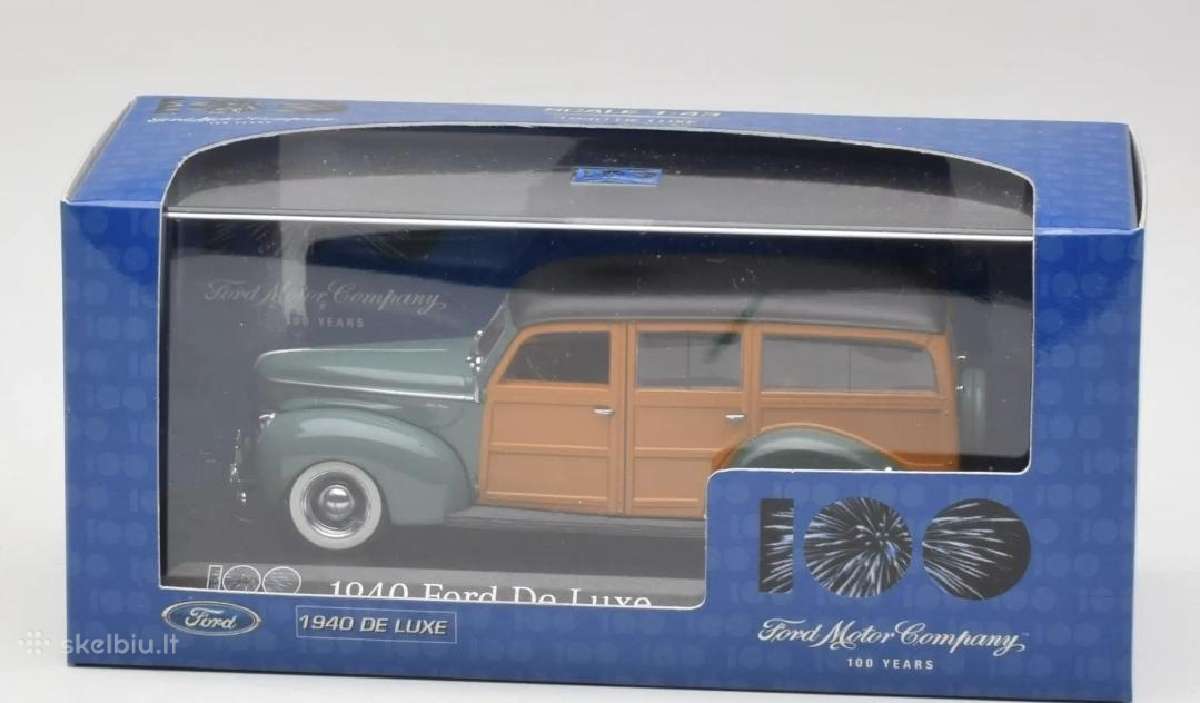 Ford Deluxe