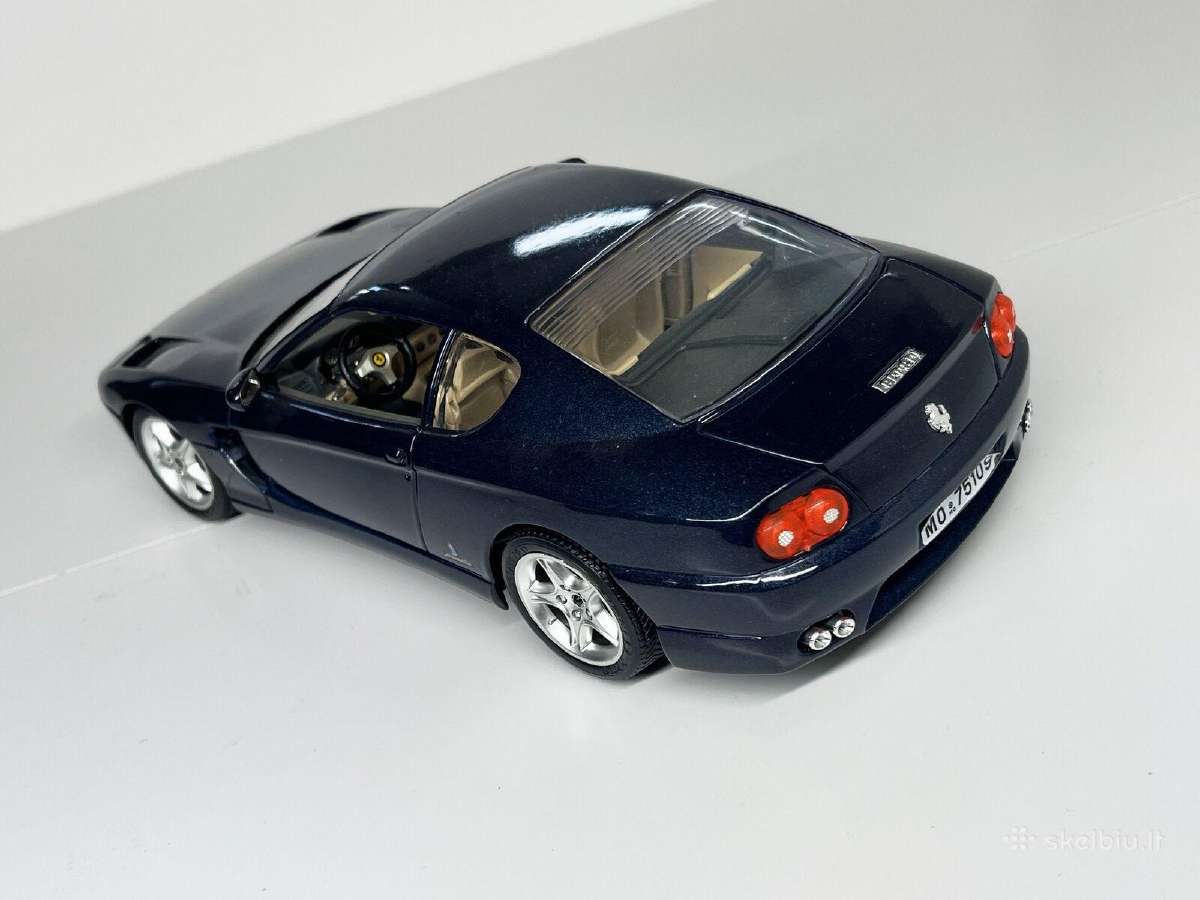Metalinis Ferrari 456 Gt atsidaro visos dalys 1:18 - nuotraukos Nr. 2