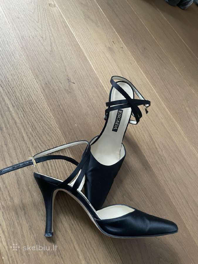 Escada aukštakulniai