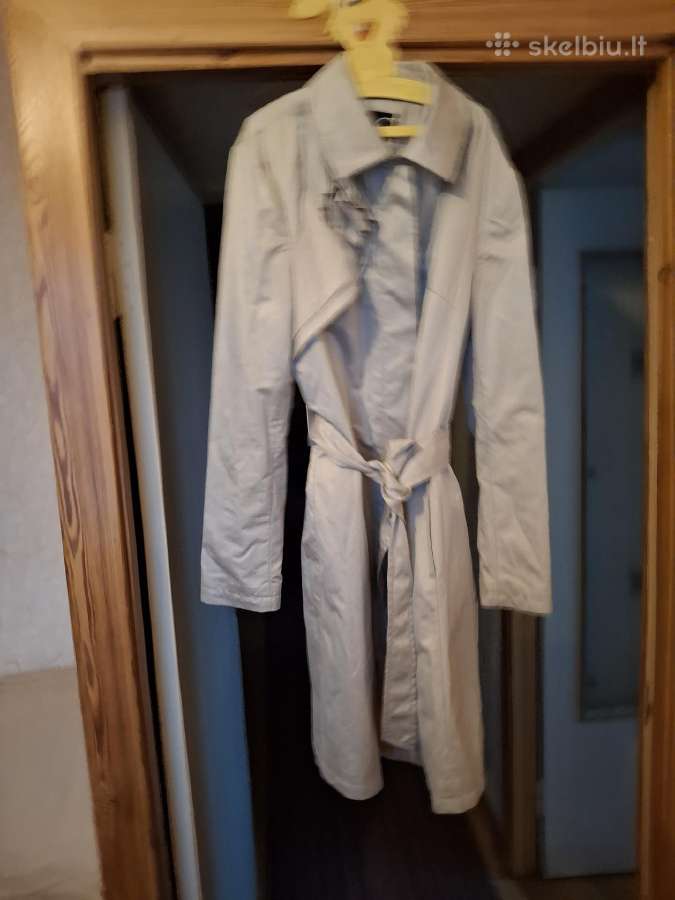 Moteriškas lietpaltis